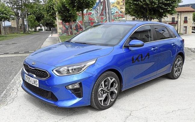 El Kia Ceed, que a finales de verano tiene prevista una actualización, sigue siendo un ejemplo perfecto de compacto moderno, práctico, dinámico y de calidad. Fotos: T.P.