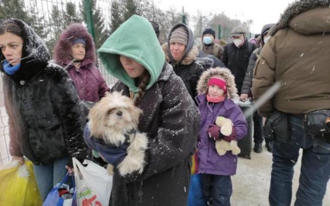 El éxodo de refugiados ucranianos supera los 2,5 millones de personas, según Acnur