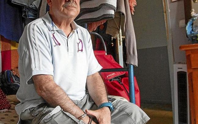 Satur García, en una de las habitaciones del albergue de Puente Alto. Foto: Jorge Muñoz