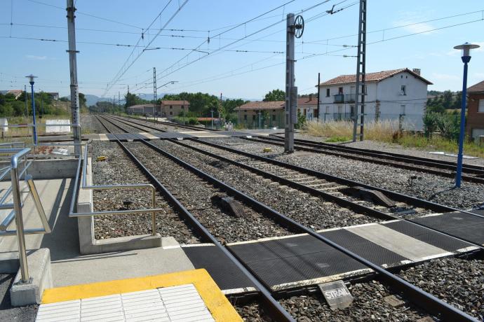 Vías del tren en Manzanos