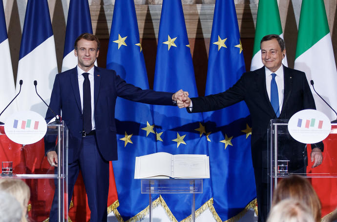 Draghi y Macron defienden la soberanía europea con la firma de un pacto "histórico".