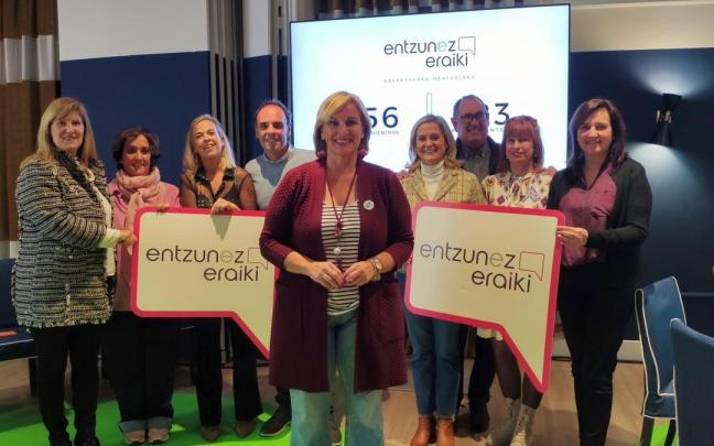 Itxaso Atutxa, junto a alcaldes, alcaldesas y ediles jeltzales de Ezkerraldea y Meatzaldea. Itxaso Atutxa, junto a alcaldes, alcaldesas y ediles jeltzales de Ezkerraldea y Meatzaldea.