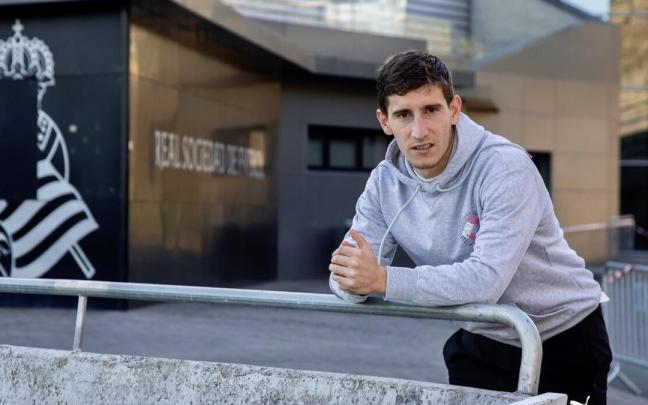 Aihen Mu&ntilde;oz posa antes de la entrevista concedida a NOTICIAS DE GIPUZKOA.