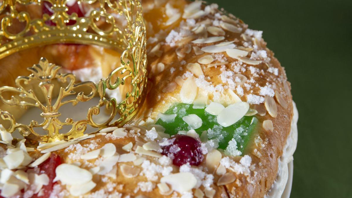 La OCU analiza los mejores roscones de Reyes a la venta en supermercados.