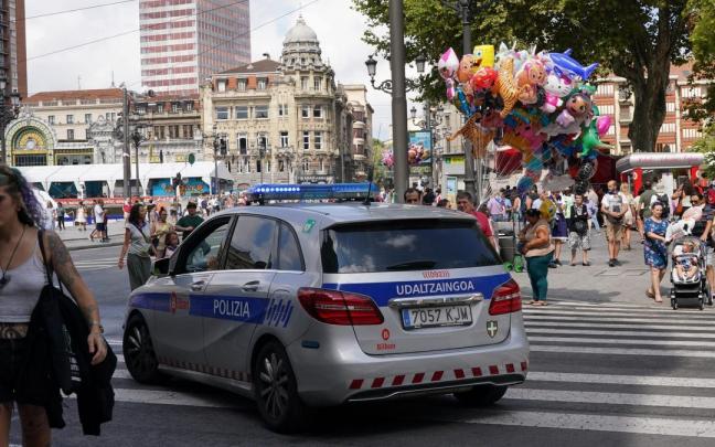 Un coche patrulla de la Policía Municipal de Bilbao. Un coche patrulla de la Policía Municipal de Bilbao.