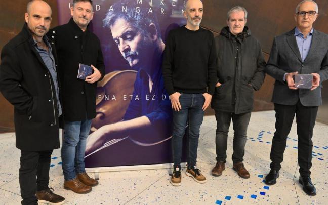Urdangarin con Ibon Aranbarri, Bingen Mendizabal, Koldo Uriarte e Iker Sánchez Silva. Urdangarin con Ibon Aranbarri, Bingen Mendizabal, Koldo Uriarte e Iker Sánchez Silva.