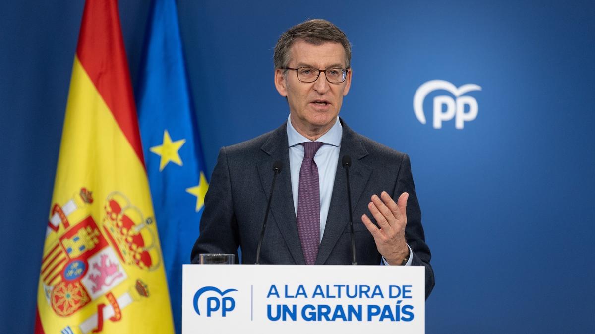 El presidente del Partido Popular, Alberto Núñez Feijóo, en la sede de su partido.
