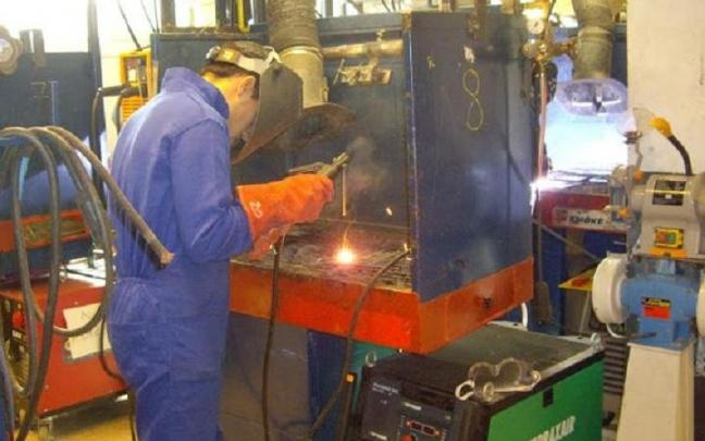 El 53% de los nuevos contratados en &Aacute;lava laboran en tareas industriales de producci&oacute;n, montaje y mantenimiento.