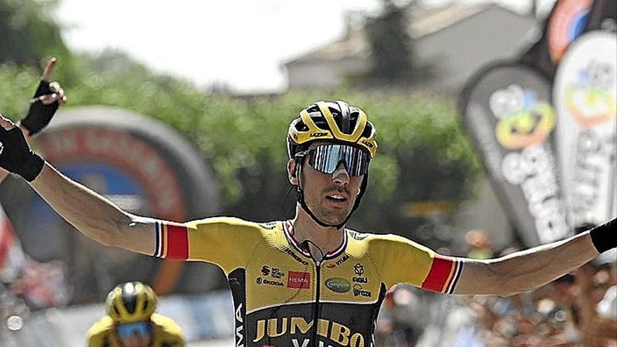 Timo Roosen celebra la victoria de la segunda etapa.