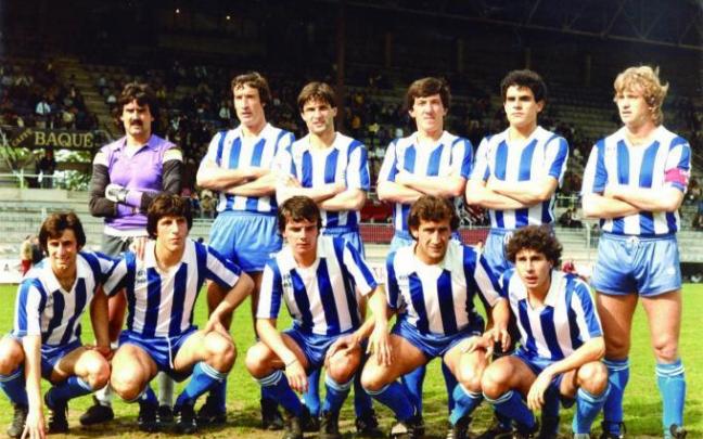 Un equipo del Deportivo Alavés en la temporada 1982-83. De pie (izda. adcha.): Cendoya, Gabilondo, Larrañaga, Galarraga, Ocenda y Astarbe. Agachados (izda. a dcha.): Bengoetxea, 'Juanjo", Ibáñez, Villanueva y 'Seni'.