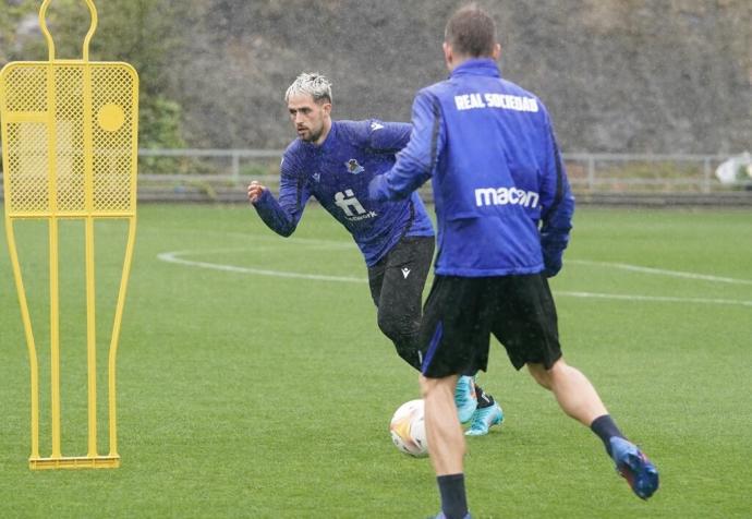 Adnan Januzaj, durante el entrenamiento de este viernes.