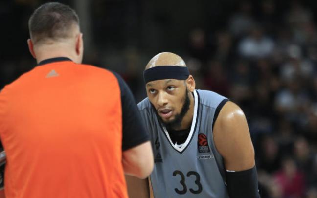 Adreian Payne durante un partido.