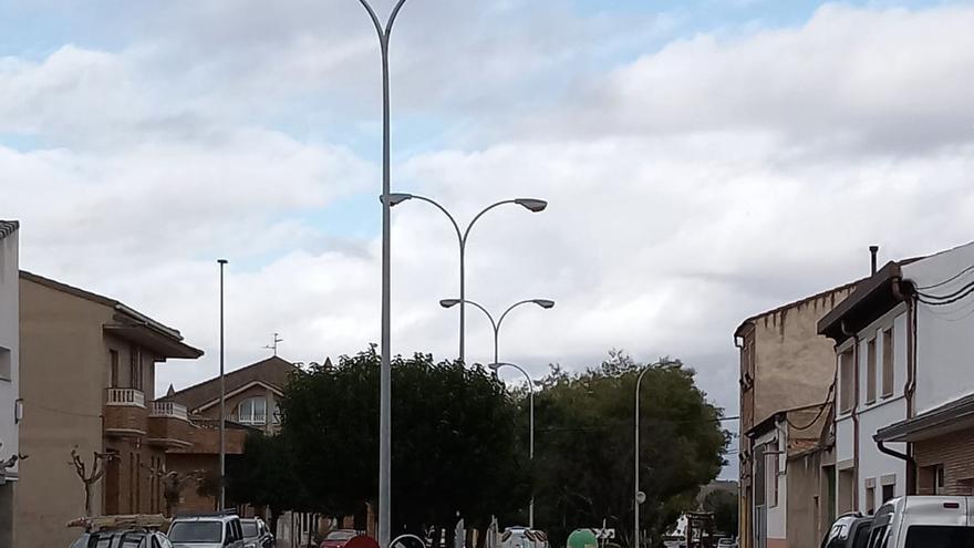 Imagen de las farolas que hay ahora en la entrada de Sartaguda.