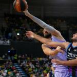 &Aacute;lex Gal&aacute;n, en el encuentro ante el Bar&ccedil;a.