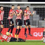 Iago Aspas busc&oacute; el gol ante el Athletic en un disparo de falta que repeli&oacute; la barrera.