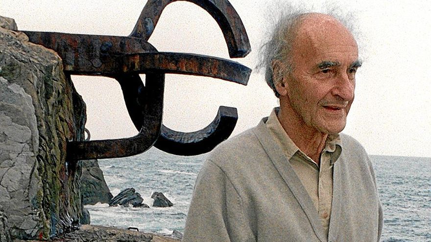 Foto de archivo de Eduardo Chillida en ‘El peine de los vientos’.