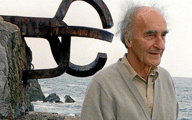 Foto de archivo de Eduardo Chillida en ‘El peine de los vientos’.