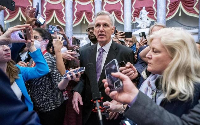 El candidato republicano Kevin McCarthy, a su llegada hoy a la Cámara de Representantes