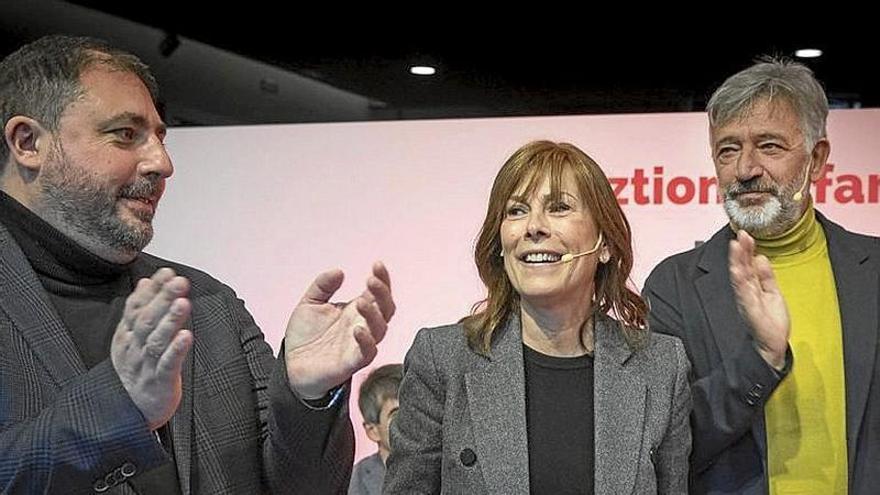 Barkos, con Unai Hualde (PNV de Nafarroa) y Koldo Martínez. | FOTO: EFE