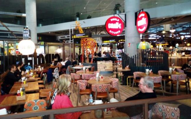 Aena se verá obligada a rebajar el alquiler de las tiendas y restaurantes de los aeropuertos.