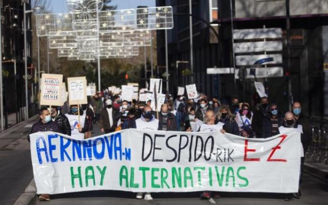 Manifestación en contra del ERE en la planta de Berantevilla de Aernnova