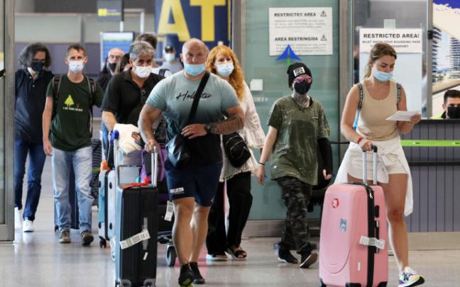 Los viajeros de países asociados a Schengen tampoco tendrán que someterse a los controles.