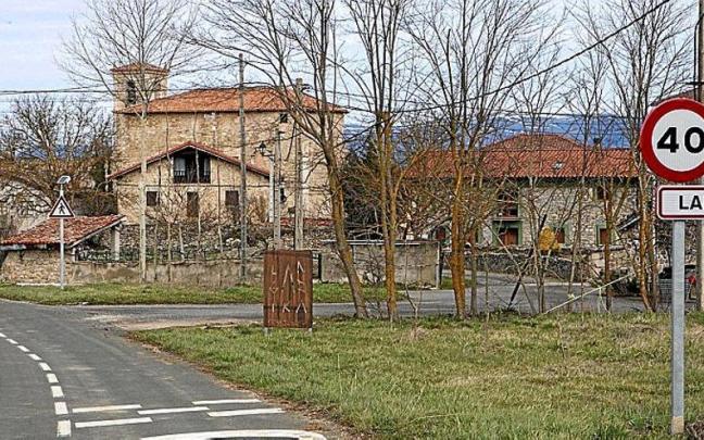 Langarika, en Iruraiz-Gauna, localidad que en los &uacute;ltimos a&ntilde;os mantiene su poblaci&oacute;n estable en alrededor de los 35 vecinos.