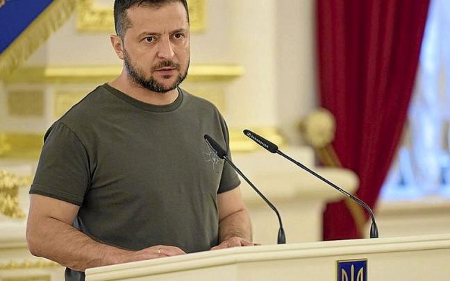 El presidente de Ucrania, Volod&iacute;mir Zelenski, en declaraciones a los medios. | FOTO: E.P.