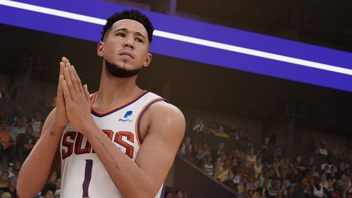 Actual jugador de los Phoenix Suns, Devin Booker (#1), recreado en el videojuego 'NBA 2K23'.