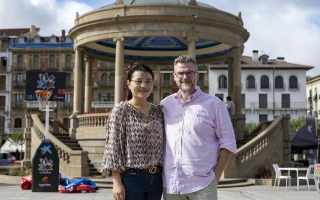 Germán Rodrigo y Yi Yin Hsieh abrieron un restaurante en Taiwán en 2014 llamado Como en casa en el que ofrecen platos y productos típicos navarros . Germán Rodrigo y Yi Yin Hsieh abrieron un restaurante en Taiwán en 2014 llamado Como en casa en el que ofrecen platos y productos típicos navarros .