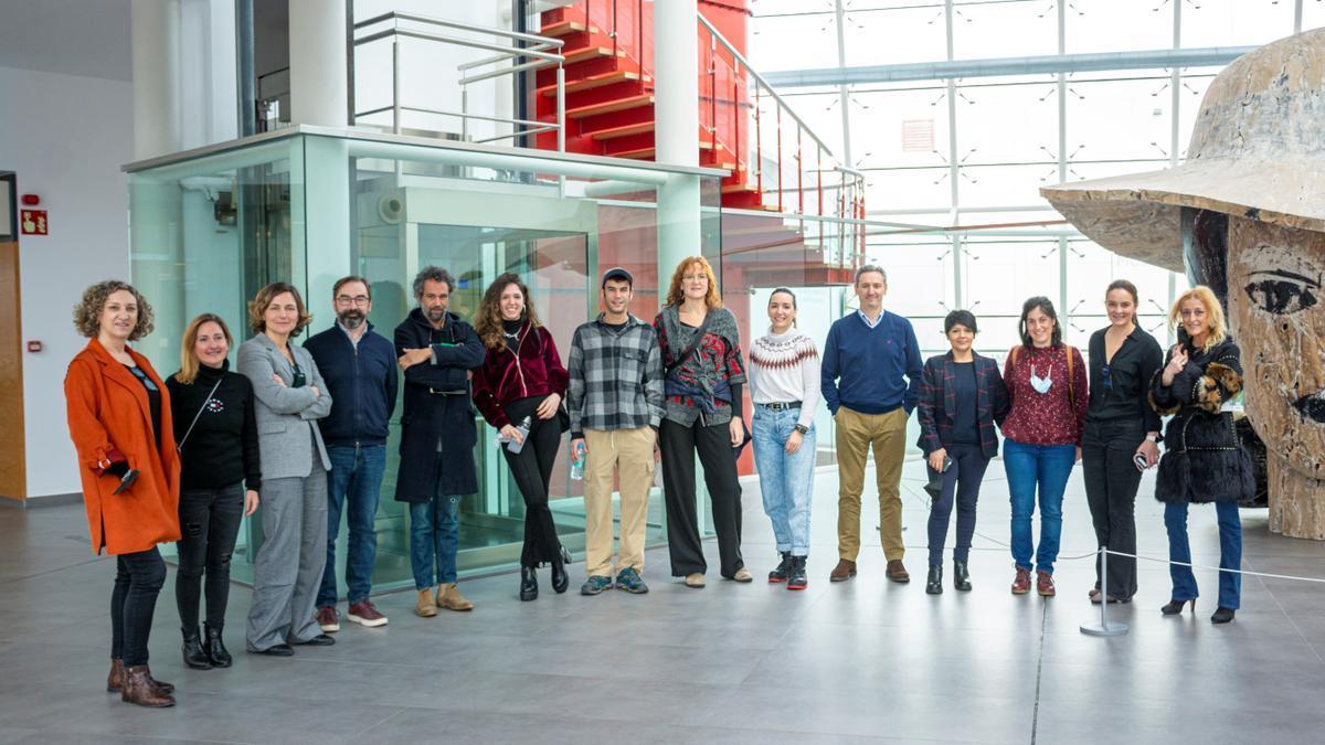 Foto de grupo de los participantes de un curso de la pasada edición, en su visita al Museo WÜRTH La Rioja.