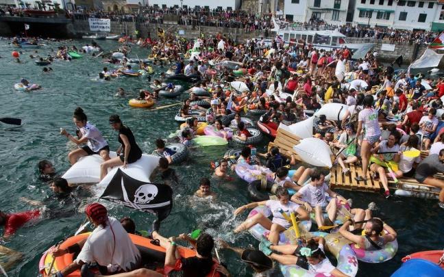 Donostiako Piraten abordaia 2019. urtean, pandemia aurretik egin zen azkeneko edizioa. Aurtengoan, berriz, datorren astelehenean ospatuko da.