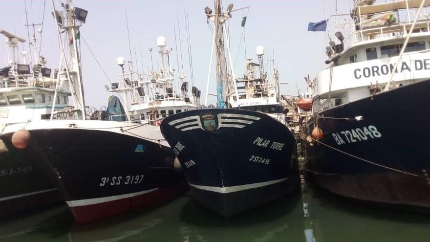 Los atuneros vascos afectados por el amarre en Senegal no tendrán ayudas de la UE