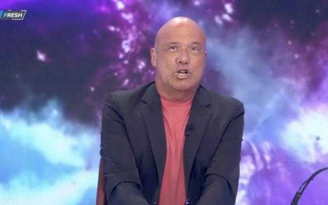 Alfonso Ar&uacute;s presentando 'Aruser@s'.