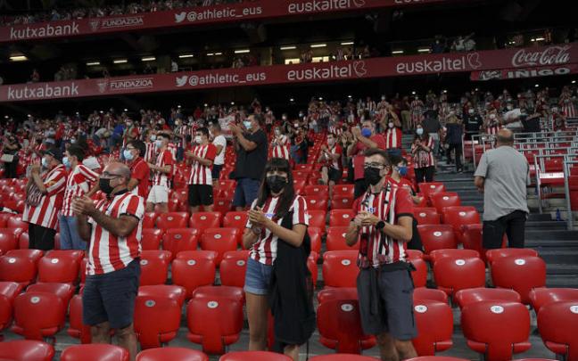 Aspecto de parte de las gradas de San Mamés en el partido del sábado del Athletic frente al Barça Aspecto de parte de las gradas de San Mamés en el partido del sábado del Athletic frente al Barça
