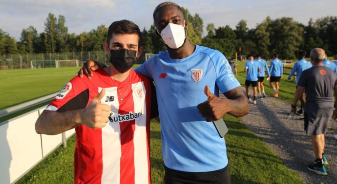 David con su ídolo, Iñaki Williams en Sankt Gallen