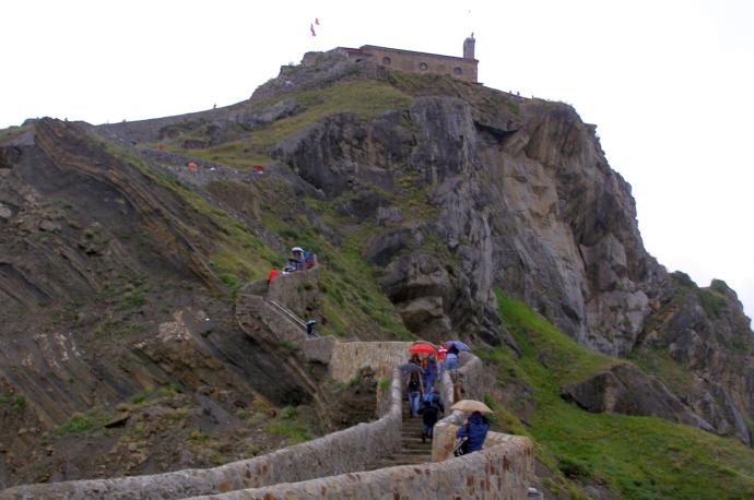 Escaleras de acceso a la ermita de San Juan de Gaztelugatxe.