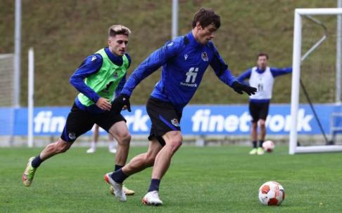 Le Normand y Robert Navarro, durante el entrenamiento de este martes.