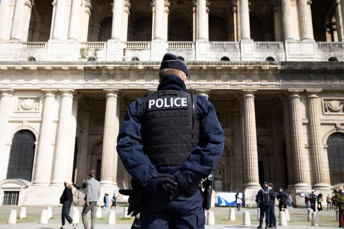 Imagen de un policía francés.