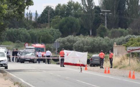 Agentes de la Policía Foral y científica, en el lugar de los hechos.