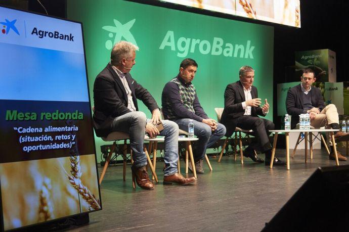 (Izda-dcha) Félix Bariáin (UAGN), Juanma Garro (Lacturales), Benito Jiménez (Congelados de Navarra) e Iban Guerricagoitia (Eroski).