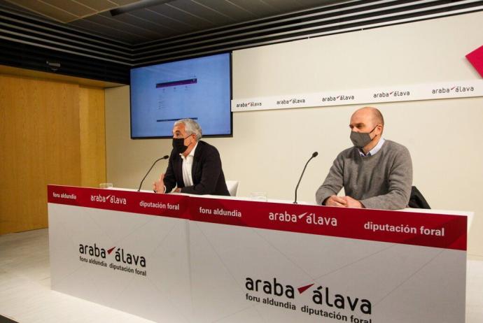 Aguinaco y Román de Lara, en la presentación de Nekaraba.