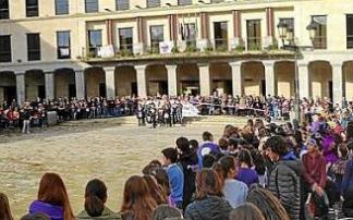Concentración de 2020 en la Herriko Plaza de Llodio. Foto: A. O.