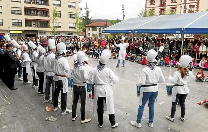 Aiaraldea prepara los tambores para San Prudencio