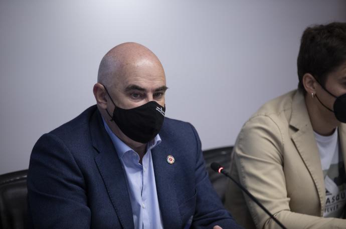 Aierdi, durante una comparecencia en el Parlamento foral.