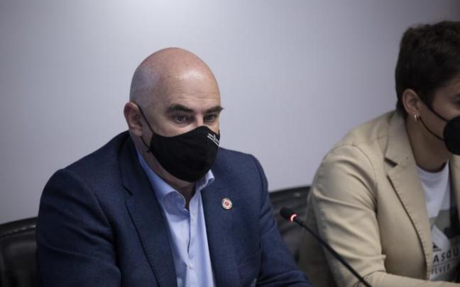 Aierdi, durante una comparecencia en el Parlamento foral.