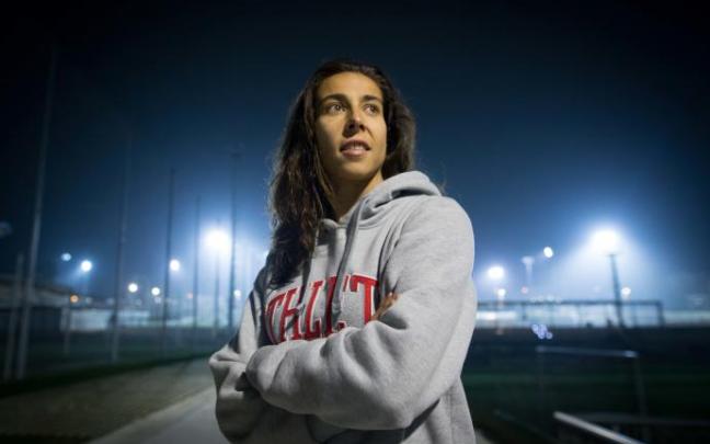 Ainhoa Tirapu posa en las instalaciones de Lezama.