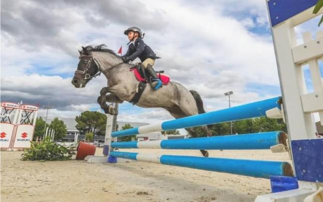 Aiora Gerekiz Etxeandia, en plena acción durante la XXVII edición del Trofeo Infanta Elena celebrado entre el 14 y 16 de mayo en Madrid.