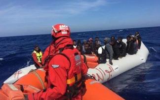El Aita Mari solicita puerto con 176 inmigrantes a bordo El Aita Mari solicita puerto con 176 inmigrantes a bordo