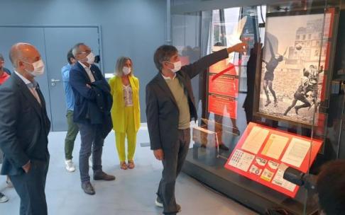 Aitor Elizegi en el acto de presentación de la exposición de los cien años del marcador de La Catedral. Aitor Elizegi en el acto de presentación de la exposición de los cien años del marcador de La Catedral.